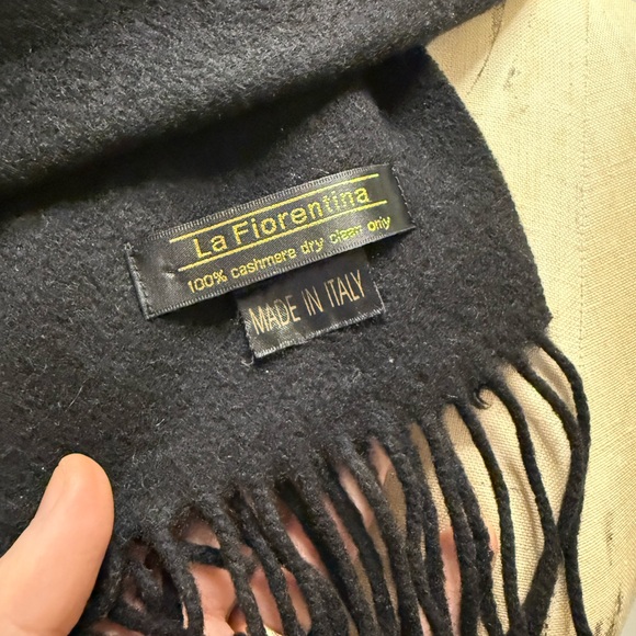La Fiorentina Cashier Scarf - Picture 5 of 8